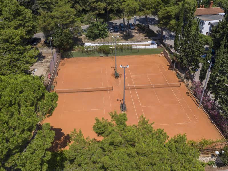 מלון אורביץ Aminess Casa Bellevue מראה חיצוני תמונה